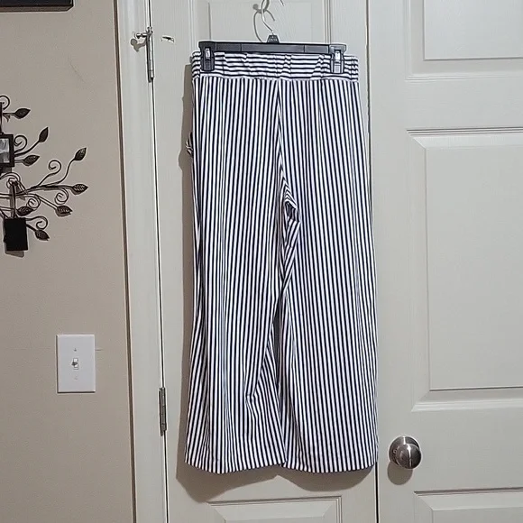 Blue outfit robert louis (s) pants. Cable & gauge (s) top. - Picture 8 of 9